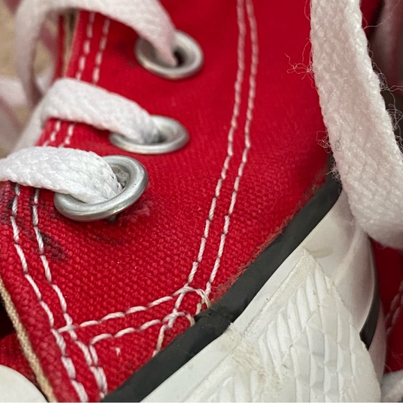 Red High Top Chuck Taylor Converse size 7.5 women/5.5 men - Picture 5 of 5